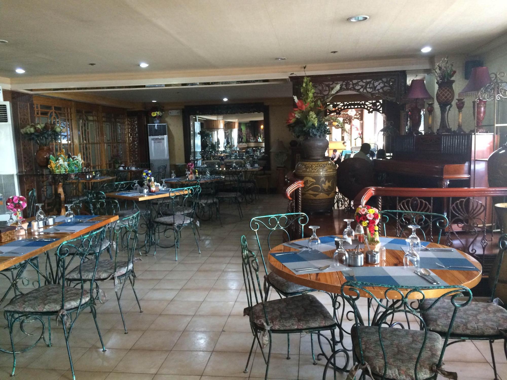 Pearlmont Hotel Cagayan de Oro Exterior photo